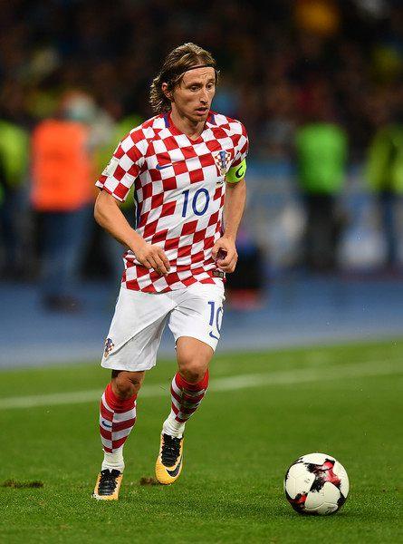 英超战报：曼联客场战胜埃弗顿,